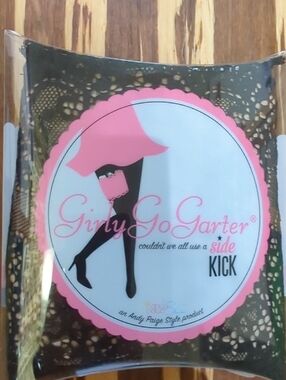 Girly Go Garter Lace Thigh Garter in Black Carry "Purse"